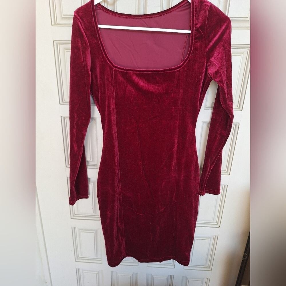 Gorgeous Red BodyCon Velour Dress SzS/XS? Long Sleeves Scoop Neck Shorter